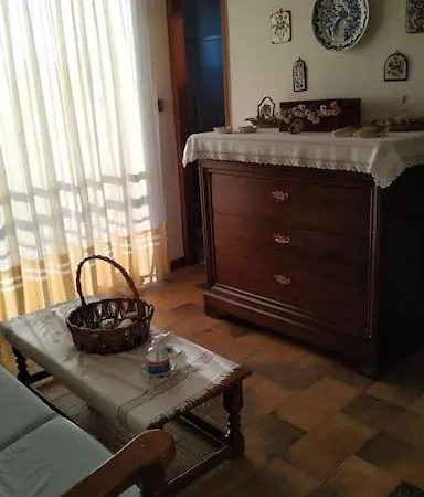 παραδοσιακό διαμέρισμα στην πόλη της καρύστου Karystos (Evia)