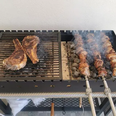 παραδοσιακό διαμέρισμα στην πόλη της καρύστου Apartament